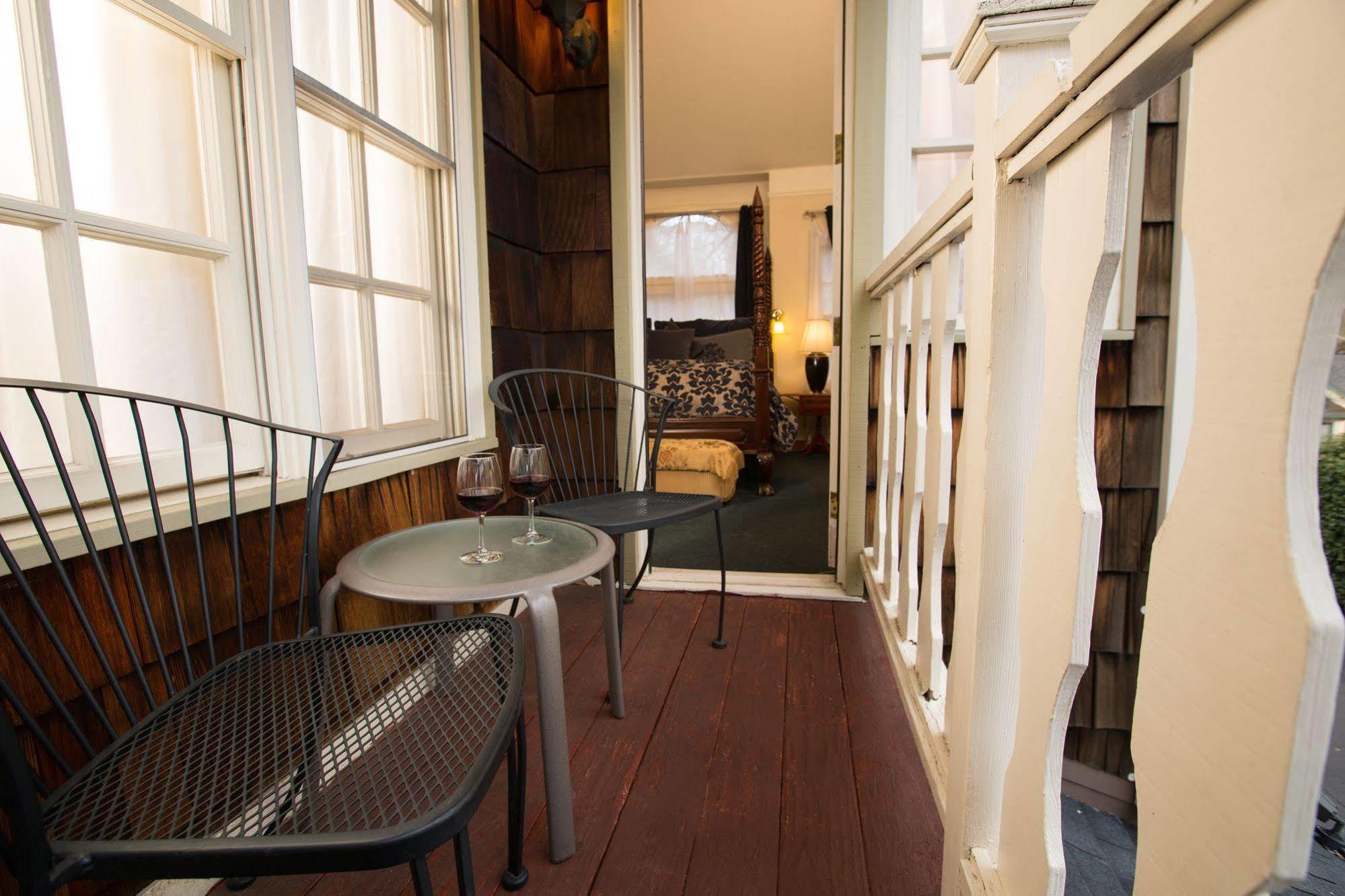 The Victoria Inn Murphys Exterior photo